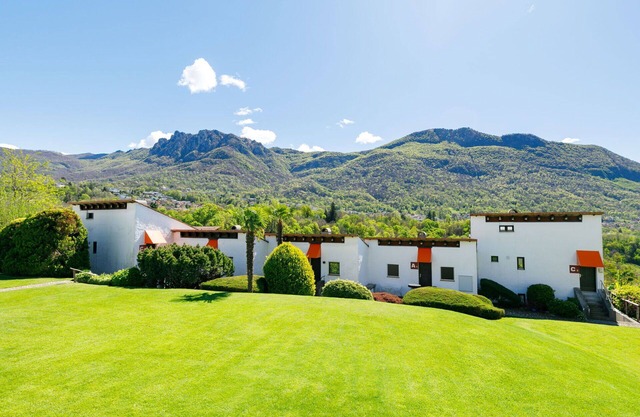 Cosy apartment for 4 people with WIFI, pool, TV and patio