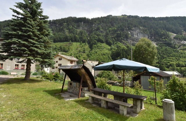 Cosy apartment for 5 guests with WIFI, TV, terrace and pets allowed