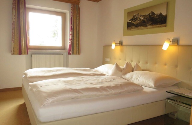 Cosy apartment for 4 people with WIFI, TV, balcony, pets allowed and parking
