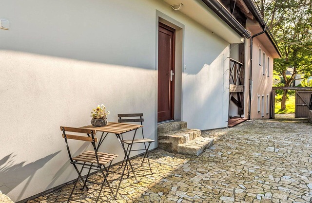 Cosy apartment for 4 people with WIFI, terrace, pets allowed and parking