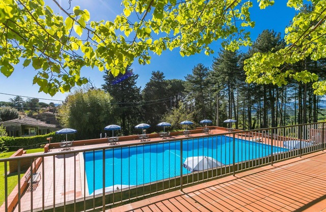 Cosy apartment in villa for 4 people with pool, WIFI, TV, terrace and pets allowed
