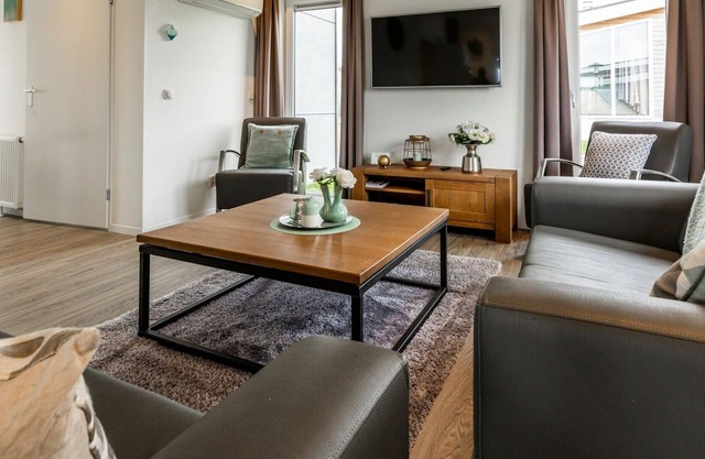 Cosy apartment in villa for 6 people with pool, A/C, WIFI, TV and terrace