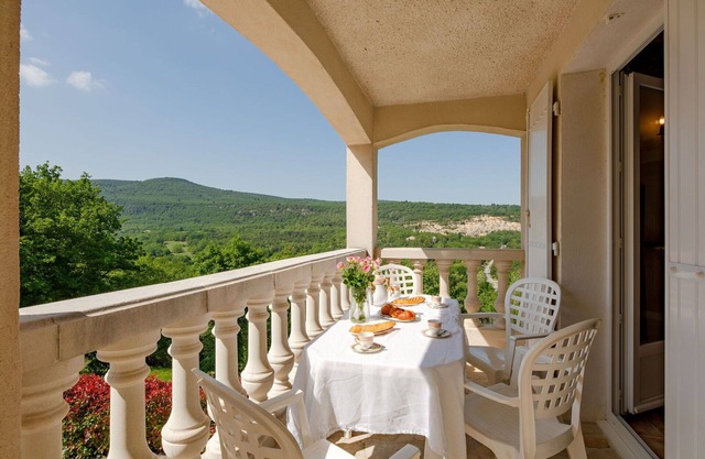 Cosy apartment in villa for 6 guests with WIFI, TV, balcony, pets allowed and panoramic view