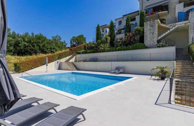 Cosy apartment in villa for 6 guests with pool, A/C, WIFI, TV and terrace