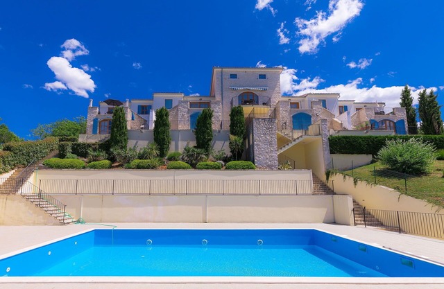 Cosy apartment in villa for 4 guests with pool, A/C, WIFI, TV, terrace, panoramic view and parking
