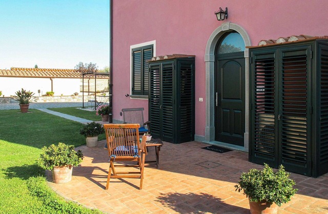 Cosy apartment in villa for 5 people with A/C, pool, WIFI, TV and terrace