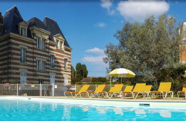 Cosy Appartement Dans une Villa Avec Piscine , Proche du Centre et de la mer