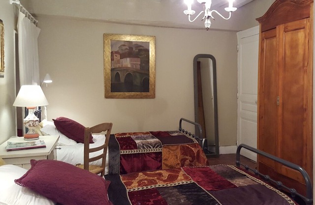 Cosy Castle in Onlay with Swimming Pool
