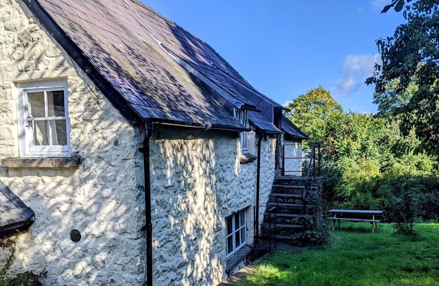 Cosy cottage on a farm, close to the Brecon Beacons and Abergavenny