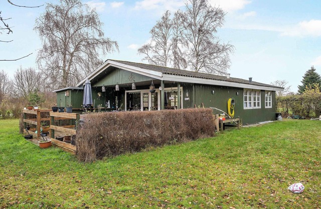 Cosy cottage only 600 meters from the water
