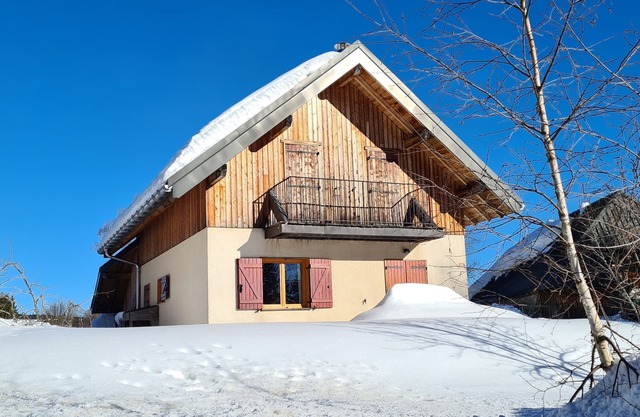 Cosy family chalet in La Féclaz, on the Plateau Sud.
