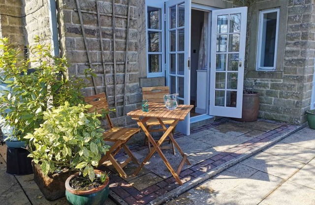 Cosy flat with a great view, near the centre of Hebden Bridge