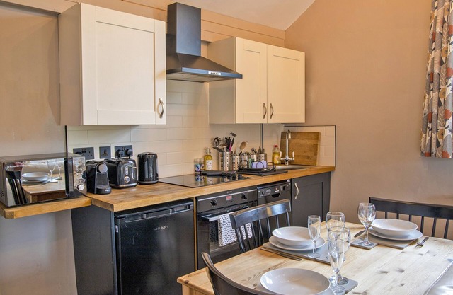 Cosy, Pet-Friendly Cottage with Direct Access to Carsington Water