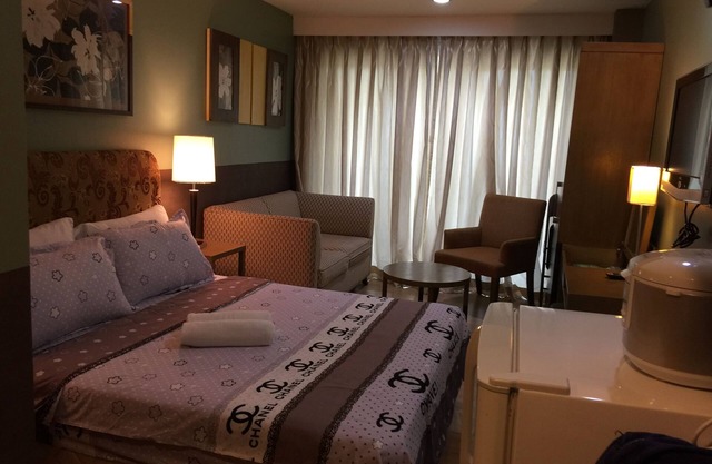 Cosy Premiere Studio Apt with Lake View