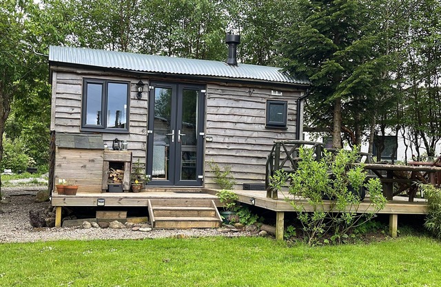 Cosy Shepherds Hut in the stunning Scottish Highlands & just off the NC500