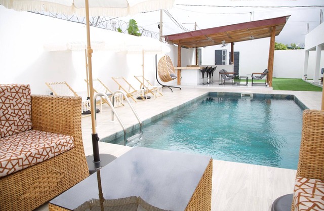 Cosy studio in a mini-complex with swimming pool close to amenities.