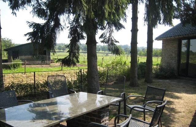 Cosy Villa in Mesch with Garden