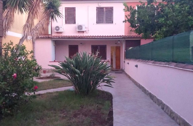Cottage 5 min. walk from Magdalena beach and close to all services.