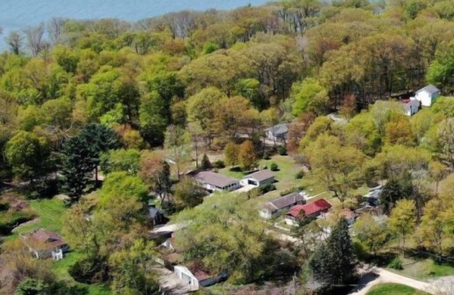 Cottage by Lake w FAST WiFi & No Checkout Chores!