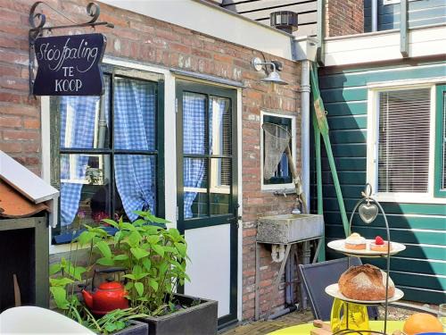 Cottage in Edam near IJsselmeer Lake