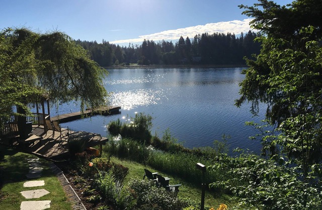 Cottage Lake Bed and Breakfast