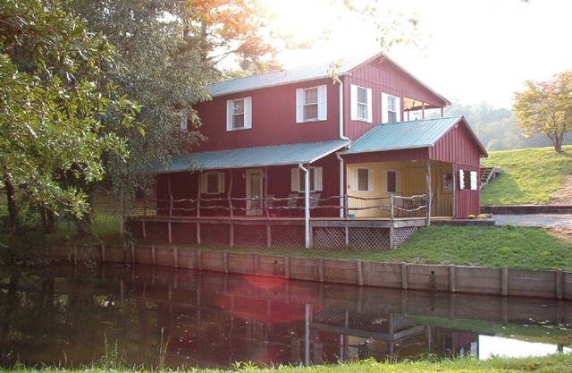 Cottage, Large Stocked Fishing Pond, Great View, Mills River Area