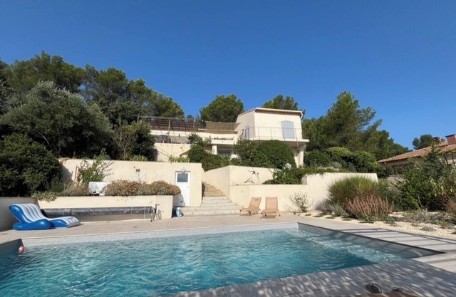 Cottage Les Deux Pins for 4 in Provence, Avignon Festival, nature, wine route