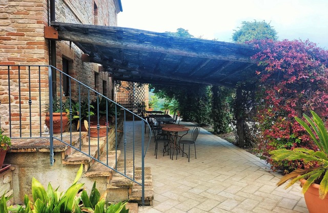 Cottage on the Marche hills with swimming pool.