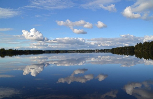 Cottage right by the lake Tiken near Tingsryd with boat and sauna in Småland