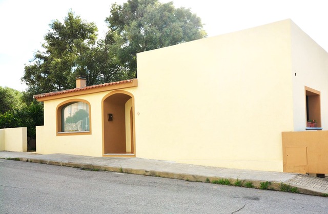 Cottage The Olive Trees A, lovely studio with garden.