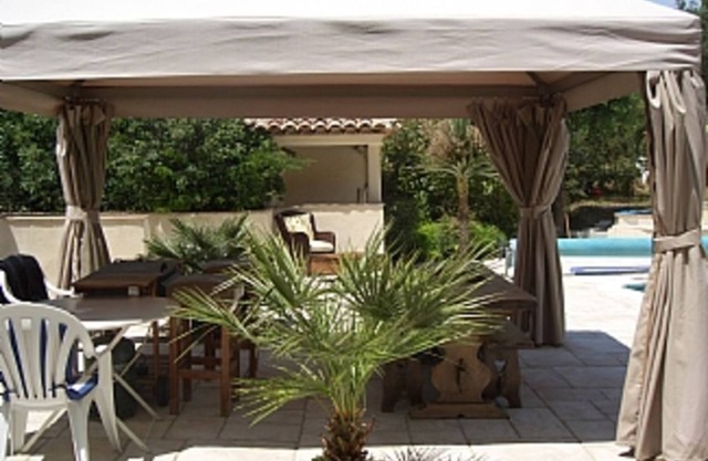 Cottage With Private Pool (shared with owners only) And Spacious Outdoor Area
