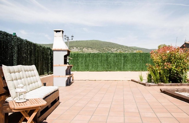 Country House 'Pico De Los Haces' with Mountain View, Private Terrace and Wi-Fi