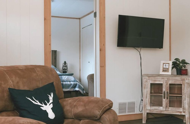 Country Farmhouse in the Coldstream Valley!