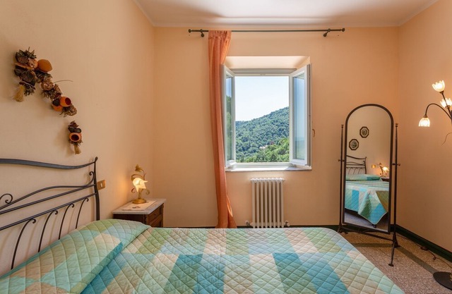 Country House / Farm House in Mastiano with 4 bedrooms sleeps 8