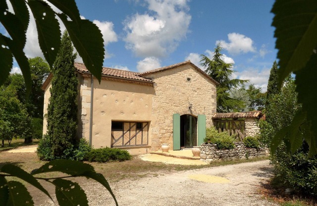 COUNTRY HOUSE AND CHAPEL