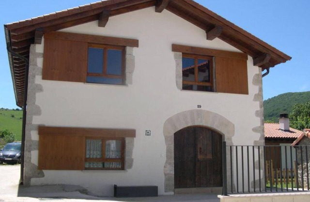 Country House 'Bordaberri' with Mountain View, Private Garden and Wi-Fi