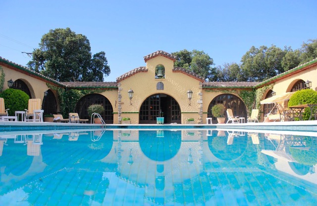 Country House "Masia Mimosa" with Shared Pool, 5 Shared Terraces & Wi-Fi