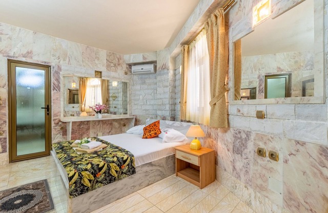 Country House 'Paco's Resort Luxury House 16' with Sea View, Wi-Fi and Air Conditioning