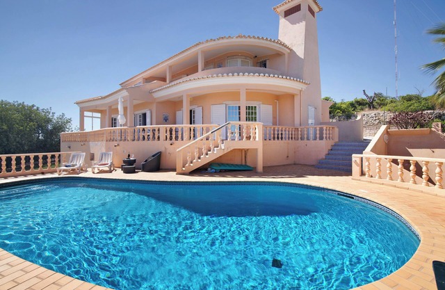 Country House 'Quinta Da Violeta' with Sea View, Wi-Fi and Air Conditioning