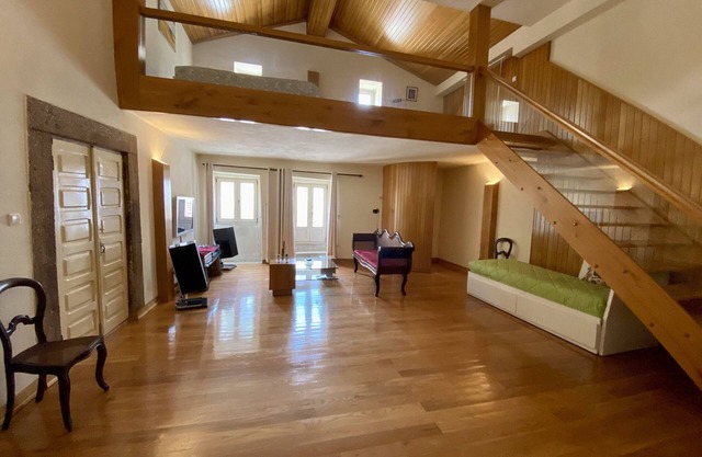 Country House 'Suite Familiar Deluxe' with Mountain View, Shared Terrace and Wi-Fi