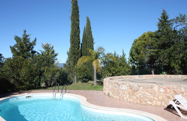 Country house with garden and private pool