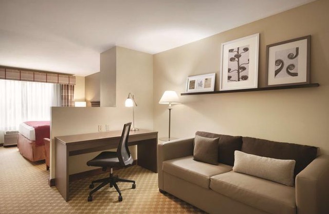 Country Inn & Suites by Radisson Des Moines West IA