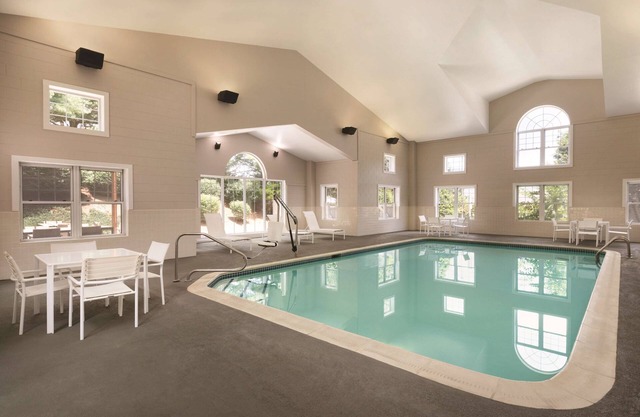 Country Inn & Suites by Radisson, Roanoke, VA