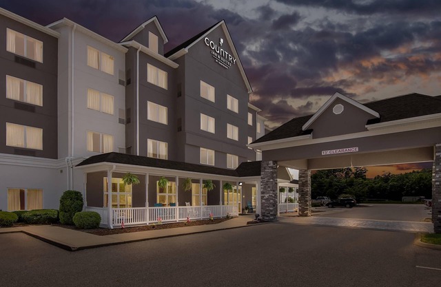 Country Inn & Suites by Radisson, Princeton, WV
