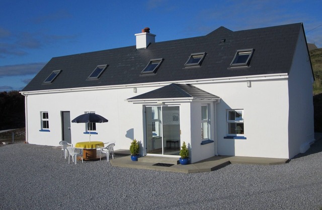 Country Style Self Catering With Breath Taking Sea Views And Tranquility