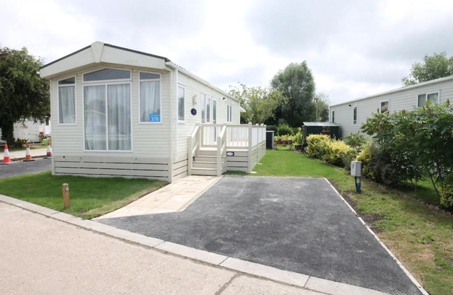 Countryside Holiday Park by the River nr Canterbury (Pet-Friendly)