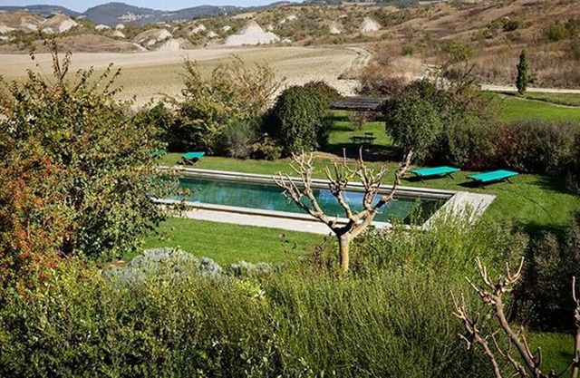 Countryside villa with swimming pool in Tuscany