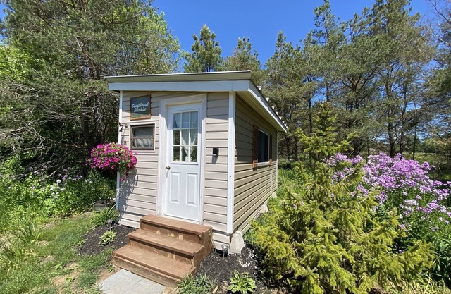 Coupland Glamping Bunkie, Hepworth, 3 Wooded A