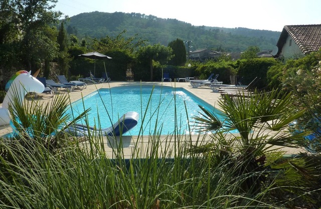 Courry Hideaway with Private Pool