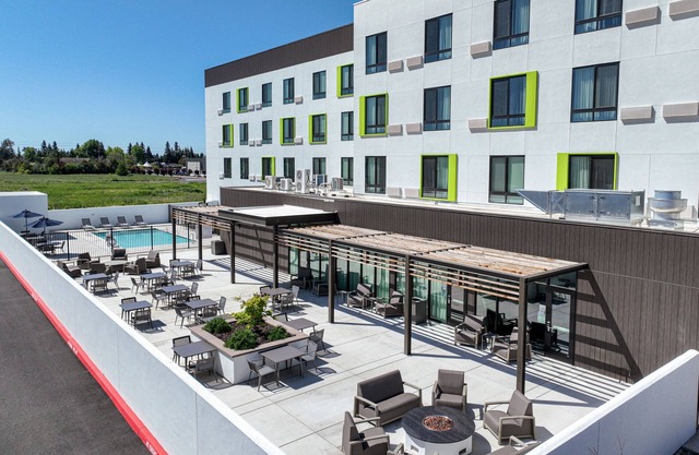 Courtyard by Marriott Modesto North
